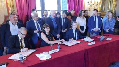La convention signée ce mardi permet de financer également des projets familles et jeunesse. PHOTO M.R.