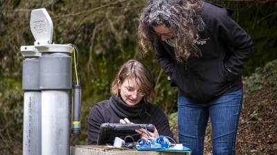 Les nappes phréatiques sont contrôlées grâce à des appareilsde mesures du bureau de recherches géologiques et minières (BRGM). PHOTO AFP