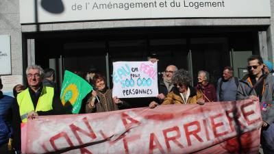 Une délégation d’une trentaine d’habitants concernés par la future carrière a été reçuepar la Direction régionale de l’environnement, de l’aménagement et du logement. PHOTO E.J.