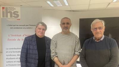 L’actuel président de l’IHS Jean-Pierre Kasperek entouré de ses deux prédécesseurs, Alain Serre et Yves Pellegrino. PHOTO archives t.t.