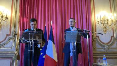 Le préfet de région Georges François Leclerc et Bruno Retailleau, ministre de l’Intérieur, lors d’une conférence de presse au lendemain de l’opération «&nbsp;restauration de la sécurité du quotidien&nbsp;» dans les Bouches-du-Rhône, qui a donné lieu à 10&nbsp;000&nbsp;contrôles et mobilisé un millier d’agents des forces de l’ordre. Photo C.W.