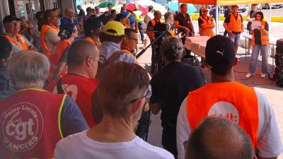 Des salariés venus d’Isère, du Nord, du Var, du Vaucluse et des Bouches-du-Rhône commencent à se fédérer en intersyndicale. Ils se rebiffent et saisissent les tribunaux. Photo M.G.