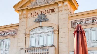 Le festival Livres en scène se déroule dans la cour du cinéma l’Eden théâtre, et dans la salle de projection. Photo DR